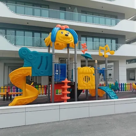 Sim Seaside Odyssey