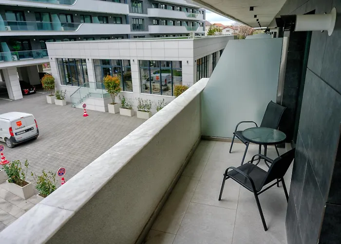 Sim Seaside Odyssey 아파트